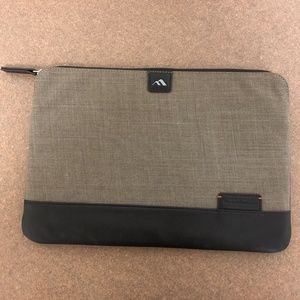 Brenthaven Collins Collection Small Sleeve Laptop Case